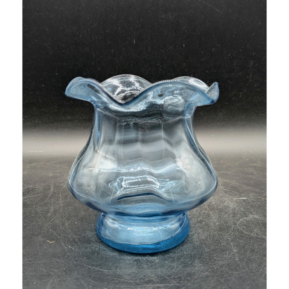 Vintage‎ Blue Ruffled Glass Bud Vase Ribbed Bulbous Decorative Flower Vase
